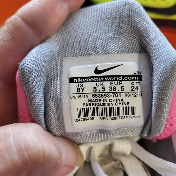 Kobe 9, Nike, EM GS, Volt, size 6y, used in original box, excellent condition - Picture 9 of 10